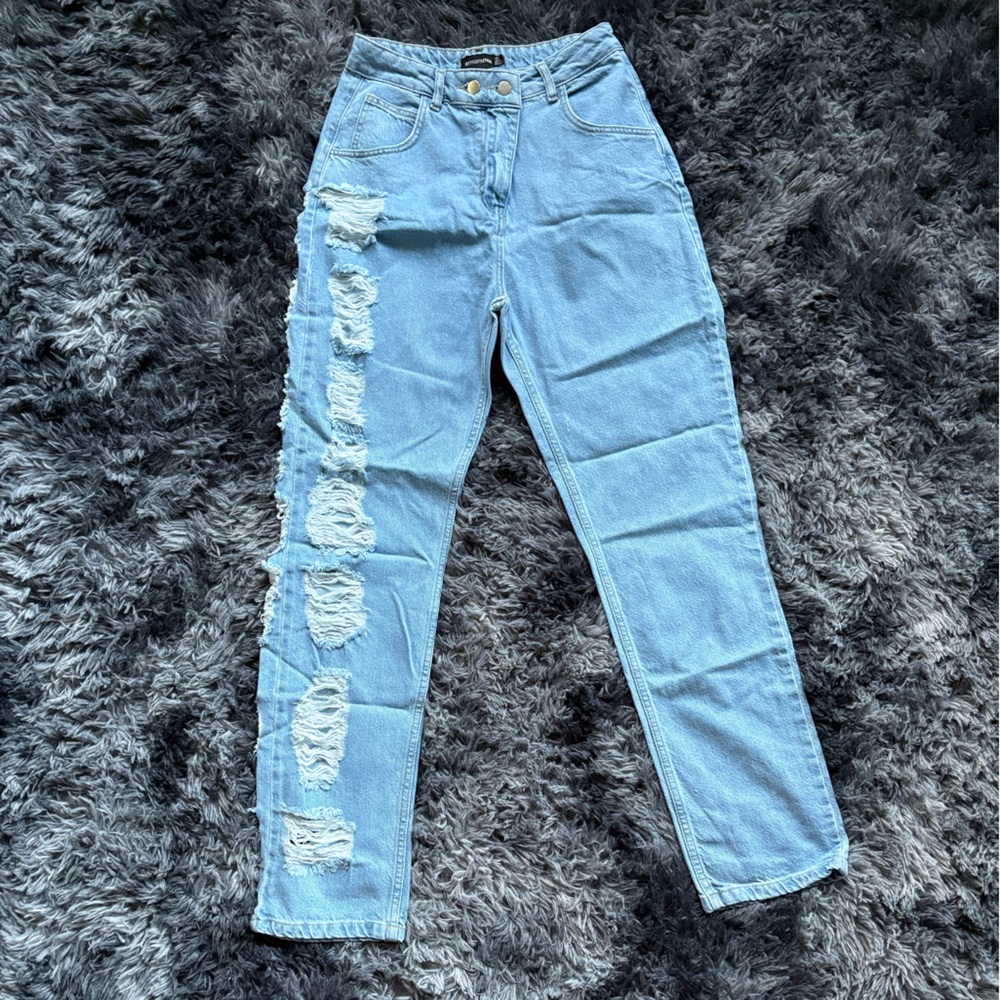 PrettyLittleThing Light Wash Denim Distressed Boyfriend Jeans – Size 4P (NWT)